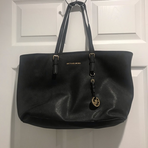 Micheal Kors Handbag - Picture 1 of 4